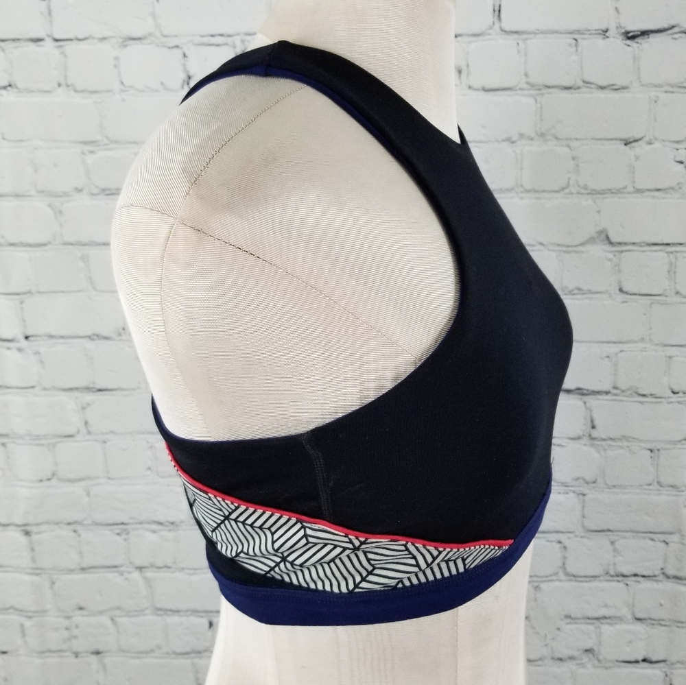 SHAPE | high neck sports bra - Picture 2 of 6